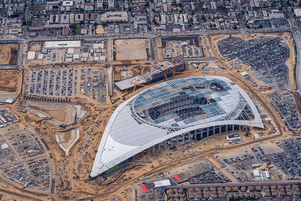 SoFi Stadium : Les travaux se poursuivent malgré la crise sanitaire