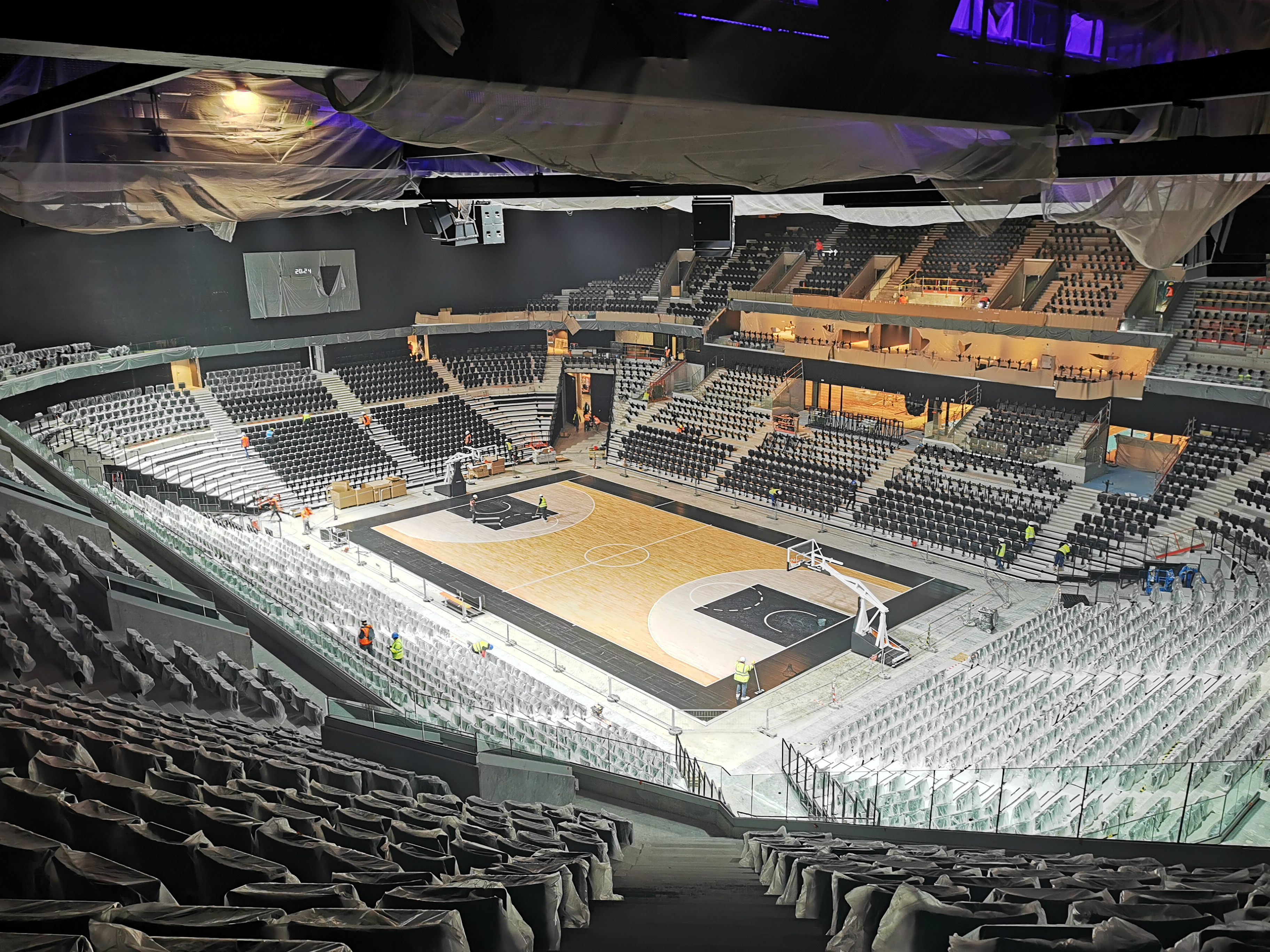 Paris 2024 : Pose du parquet de l&rsquo;Adidas Arena