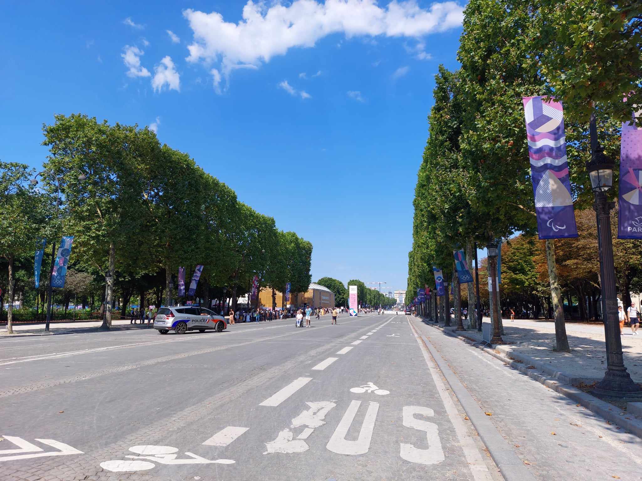 Paris 2024 : Une parade des athlètes sur les Champs-Élysées, le 14 septembre