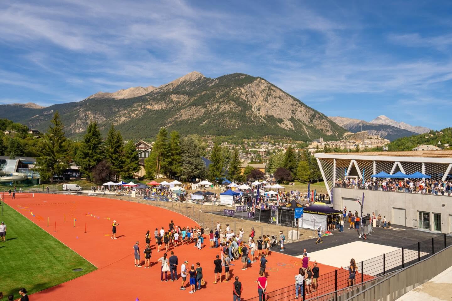 Alpes françaises 2030 : Le Parc des Sports de Briançon, théâtre de la révélation des emblèmes